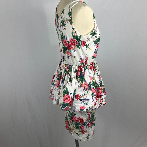 Vintage Peplum Floral Dress 🌸 - Picture 4 of 6